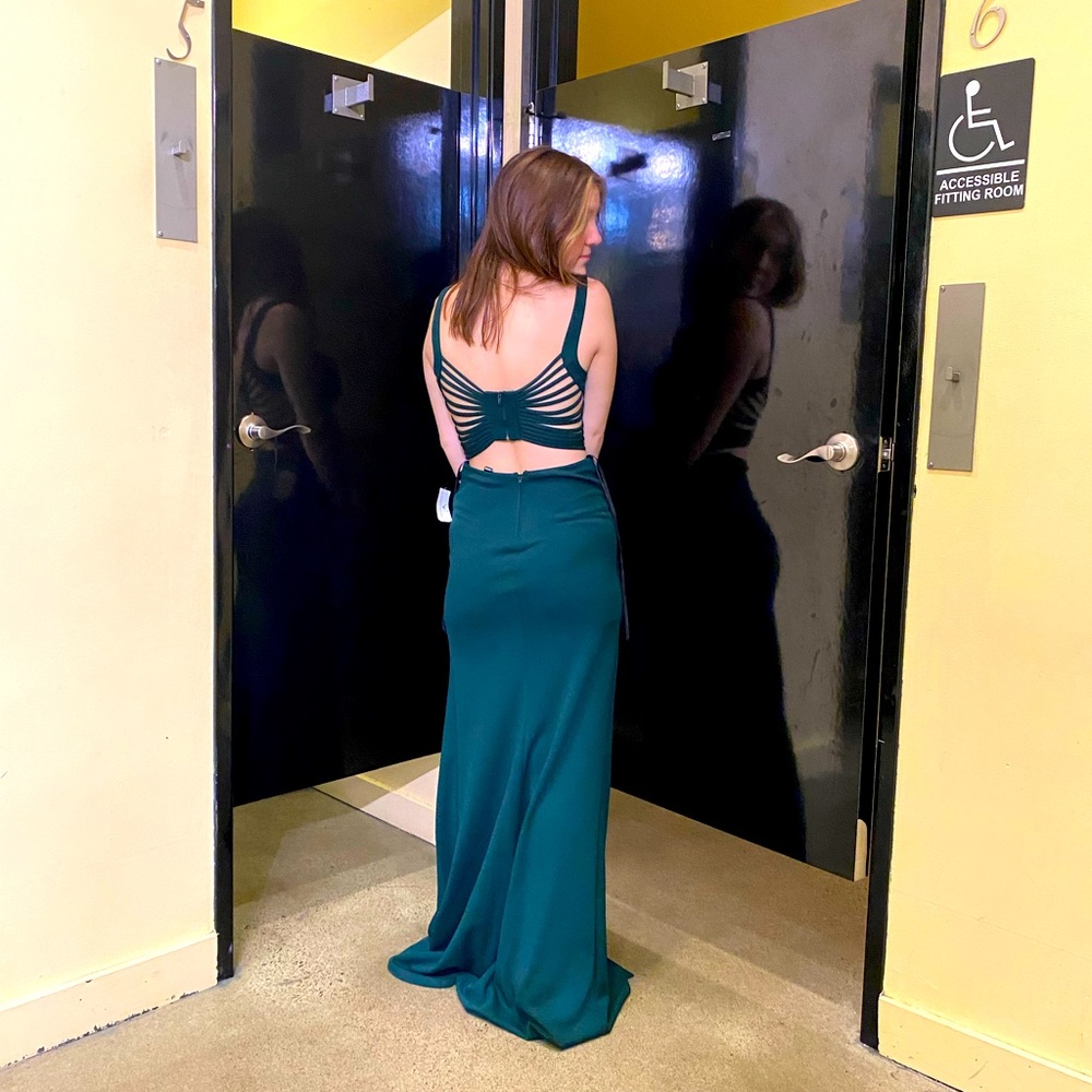 Emerald green prom dress from Windsor open back elegant slim fit